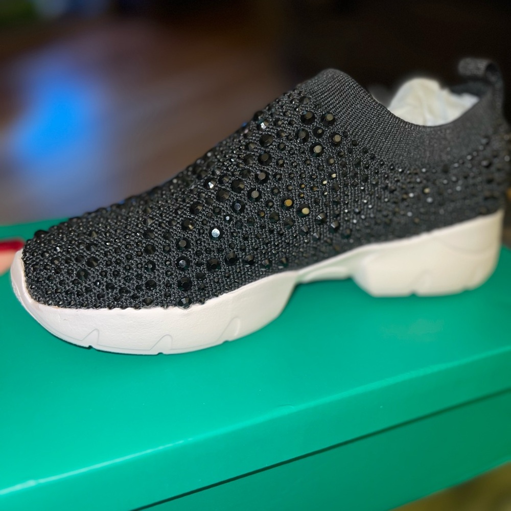 Lauren Lorraine Women’s  size 7 Carry black Rhinestone slip on Sneakers